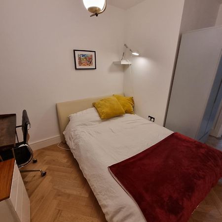 Bright Spacious Apartment In The Park Лондон Экстерьер фото